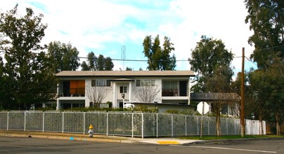 3211 N Wishon Ave in Fresno, CA - Building Photo - Building Photo