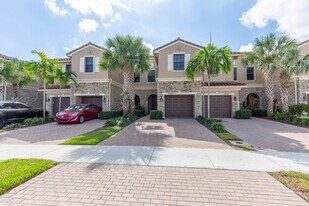 10349 Wellington Parc Dr in Wellington, FL - Building Photo