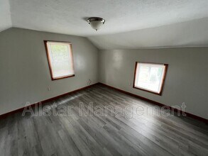 825 W Highland Ave in Ravenna, OH - Building Photo - Building Photo