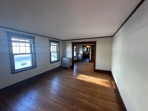 34 Walnut St in Belmont, MA - Foto de edificio - Building Photo