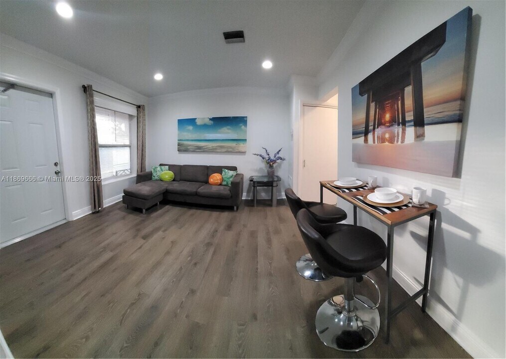 1028 S 62nd Ave in Hollywood, FL - Building Photo