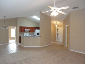 648 Winding Lake Dr in Clermont, FL - Building Photo - Building Photo