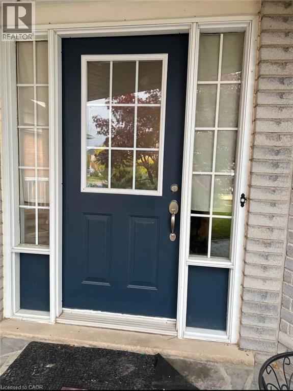 32 Foxmeadow Rd in Cambridge, ON - Building Photo - Building Photo