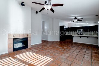 616 Vermillion Dr in Bakersfield, CA - Building Photo - Building Photo