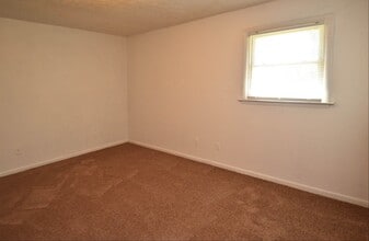 6 Rainbow Forest Dr in Lynchburg, VA - Building Photo - Building Photo