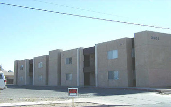 3802 E Monte Vista Dr in Tucson, AZ - Building Photo - Building Photo