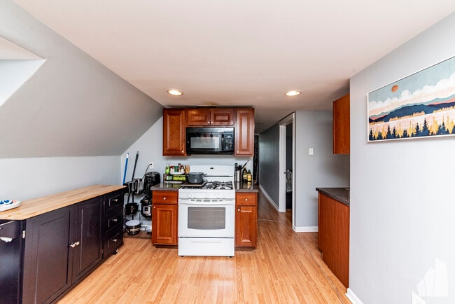 1332 W Barry Ave, Unit 3 in Chicago, IL - Building Photo - Building Photo