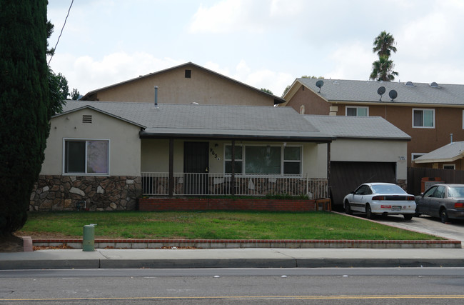 963 E Washington Ave in El Cajon, CA - Building Photo - Building Photo