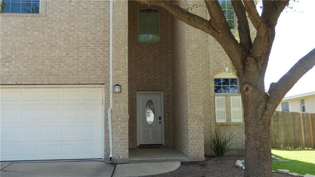 3906 Bonnie Ln in Round Rock, TX - Building Photo - Building Photo