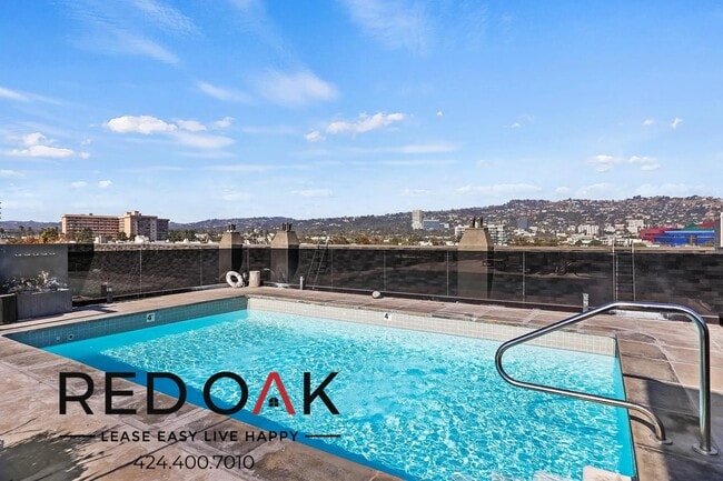 8811 Burton Way in West Hollywood, CA - Building Photo - Building Photo