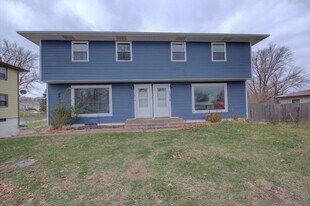 1012-1014 11th St in Silvis, IL - Building Photo