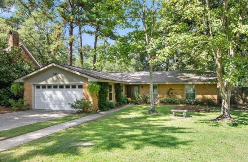 102 Robin Hood Dr in Covington, LA - Building Photo
