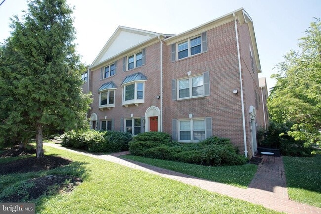 1871 N Adams St in Arlington, VA - Building Photo - Building Photo