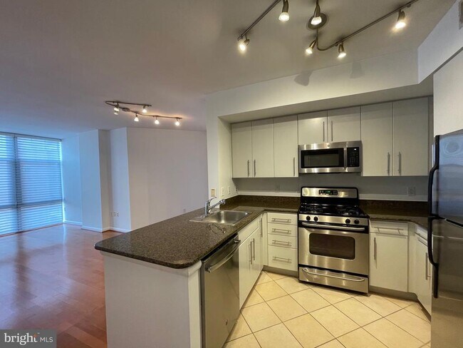1021 N Garfield St in Arlington, VA - Building Photo - Building Photo