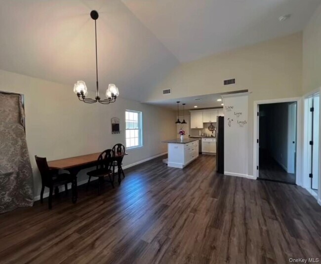 118 Plains Rd in Walden, NY - Building Photo - Building Photo