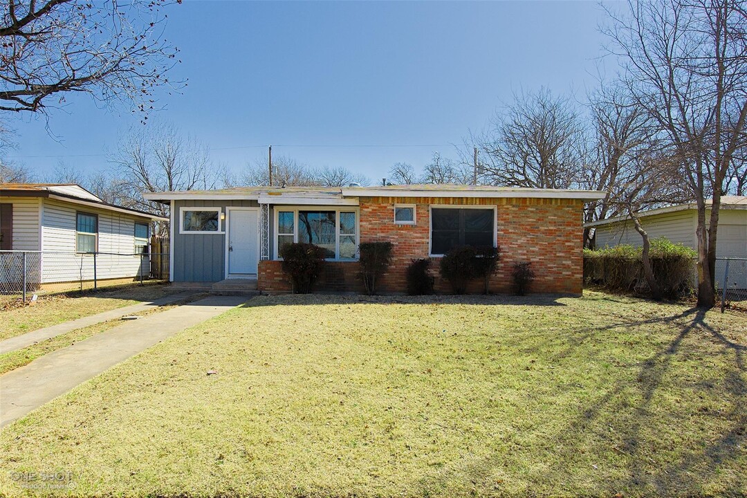 1357 Marshall St in Abilene, TX - Building Photo