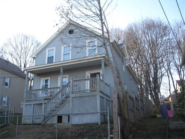 4 Carlstad St, Unit 2 in Worcester, MA - Foto de edificio