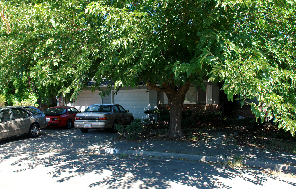 1534 Shepard Ct in Santa Rosa, CA - Building Photo