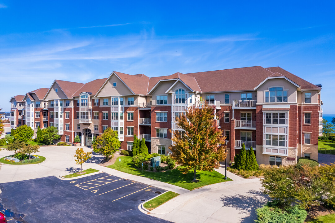 The Landing at Park Shore in St. Francis, WI - Building Photo