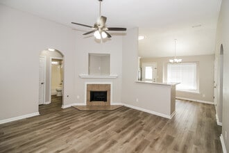 5675 Mandy Smith Ln in Memphis, TN - Foto de edificio - Building Photo