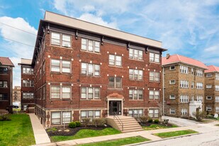 2112 Lennox Rd in Cleveland, OH - Building Photo