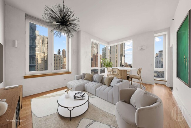 300 E 77th St in New York, NY - Building Photo - Building Photo