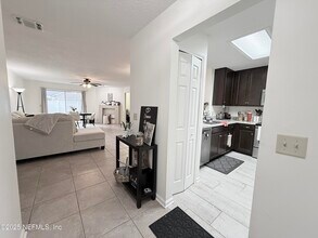 7634 Rain Forest Dr W in Jacksonville, FL - Building Photo - Building Photo