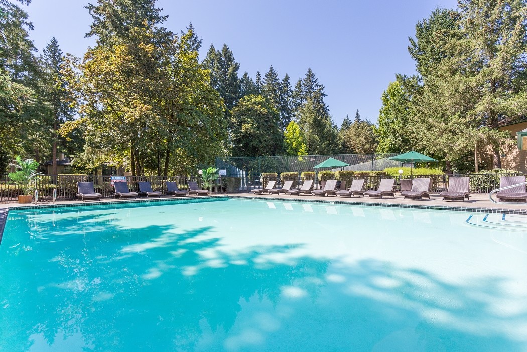 Commons at Creekside Apartments in Hillsboro, OR - Foto de edificio