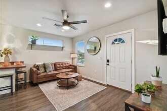 2310 30th Ave N in St. Petersburg, FL - Building Photo - Building Photo