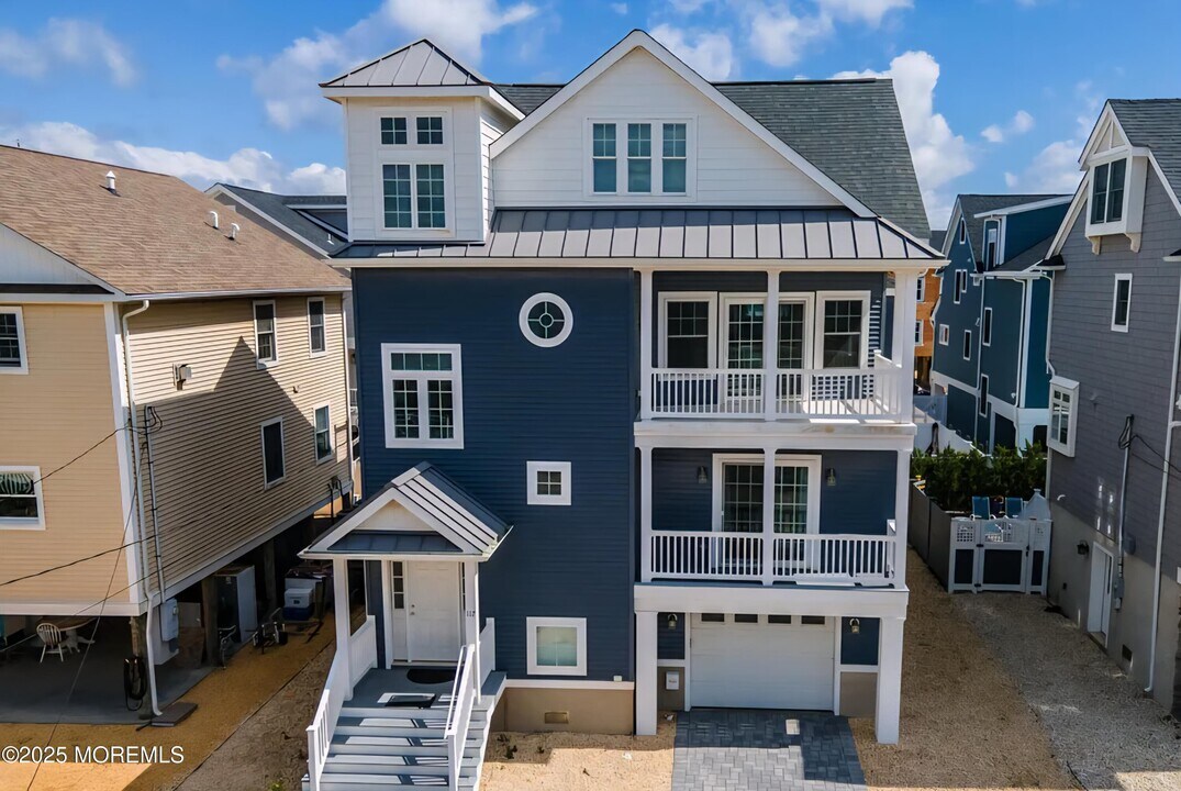 117 Lyndhurst Dr in Mantoloking, NJ - Building Photo