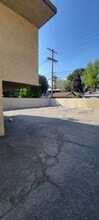 14607 Gilmore St, Unit 5 in Van Nuys, CA - Foto de edificio - Building Photo