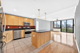 700 Grove St in Jersey City, NJ - Building Photo