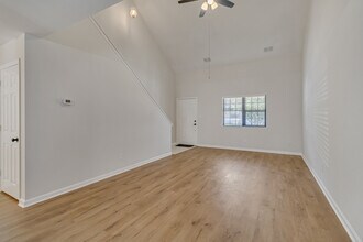 108 Port Dr in Richmond Hill, GA - Building Photo - Building Photo