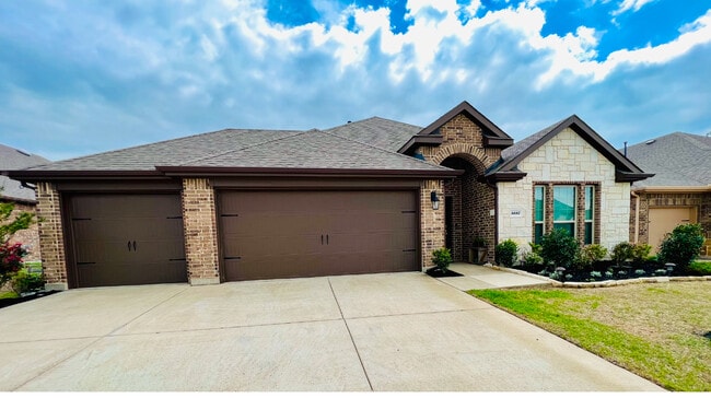 property at 3057 Maverick Dr