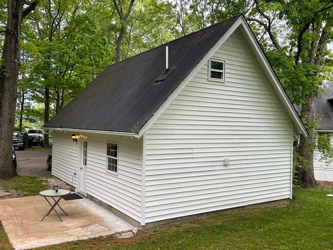 3340 Yellow Sulphur Rd in Blacksburg, VA - Foto de edificio - Building Photo