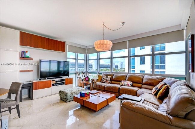3131 NE 188th St, Unit 1-808 in Aventura, FL - Building Photo - Building Photo