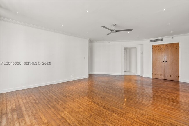 property at 19101 Mystic Pointe Dr