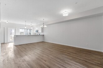 1631 Hammond Cres NW in Edmonton, AB - Building Photo - Building Photo