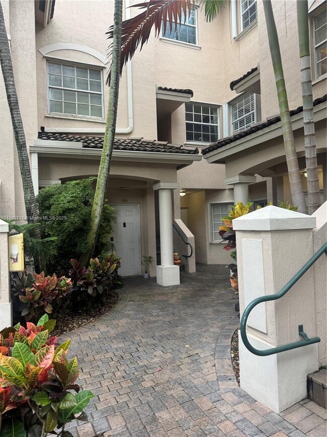 5650 NW 115th Ct in Doral, FL - Building Photo - Building Photo