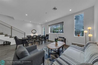 1045 NE 18th Ave in Fort Lauderdale, FL - Building Photo - Building Photo