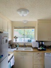 8027 NE 128th St in Kirkland, WA - Building Photo - Building Photo