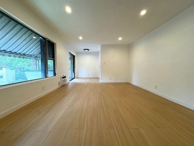property at 1020 N Edinburgh Ave