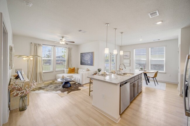 The Enclave at Deer Moss Creek in Niceville, FL - Foto de edificio - Building Photo