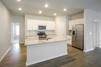 692 Watercliff Dr in Longs, SC - Building Photo - Building Photo