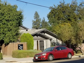 Cedar Gardens in Bakersfield, CA - Foto de edificio - Other