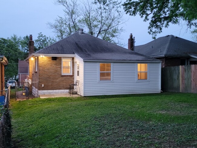 3329 McKibbon in St. Louis, MO - Building Photo - Building Photo