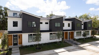 213 Lynn Dr in Bryan, TX - Building Photo