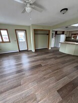 9 River St in Milton, VT - Building Photo