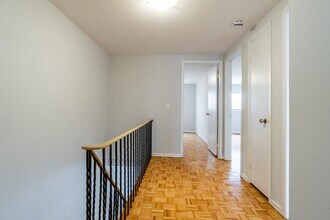 Willowood Townhomes in Toronto, ON - Building Photo - Building Photo