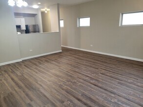 817 S Kedzie Ave in Chicago, IL - Building Photo - Building Photo